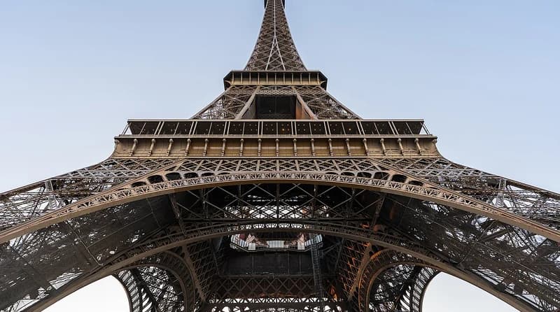 Gambar Menara Eiffel: Foto Bebas Pakai, Fakta, dan Cara Gambar